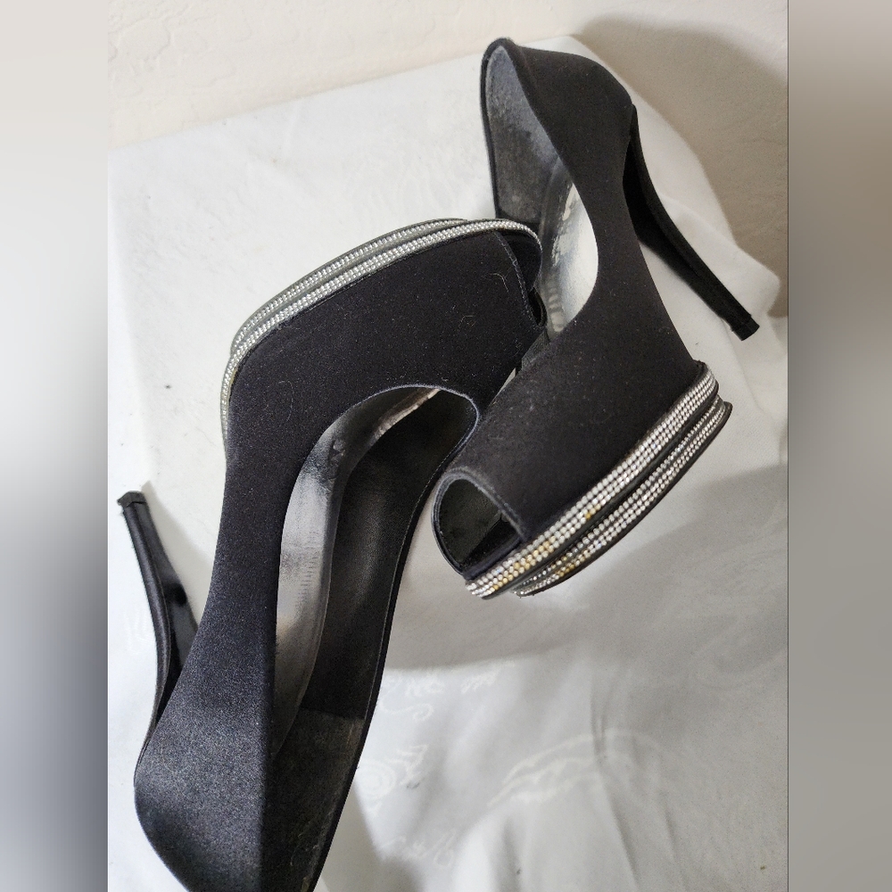 STUART WEITZMAN Micro Fiber Crepe Rhinestones Trimmed Heels - Picture 2 of 5